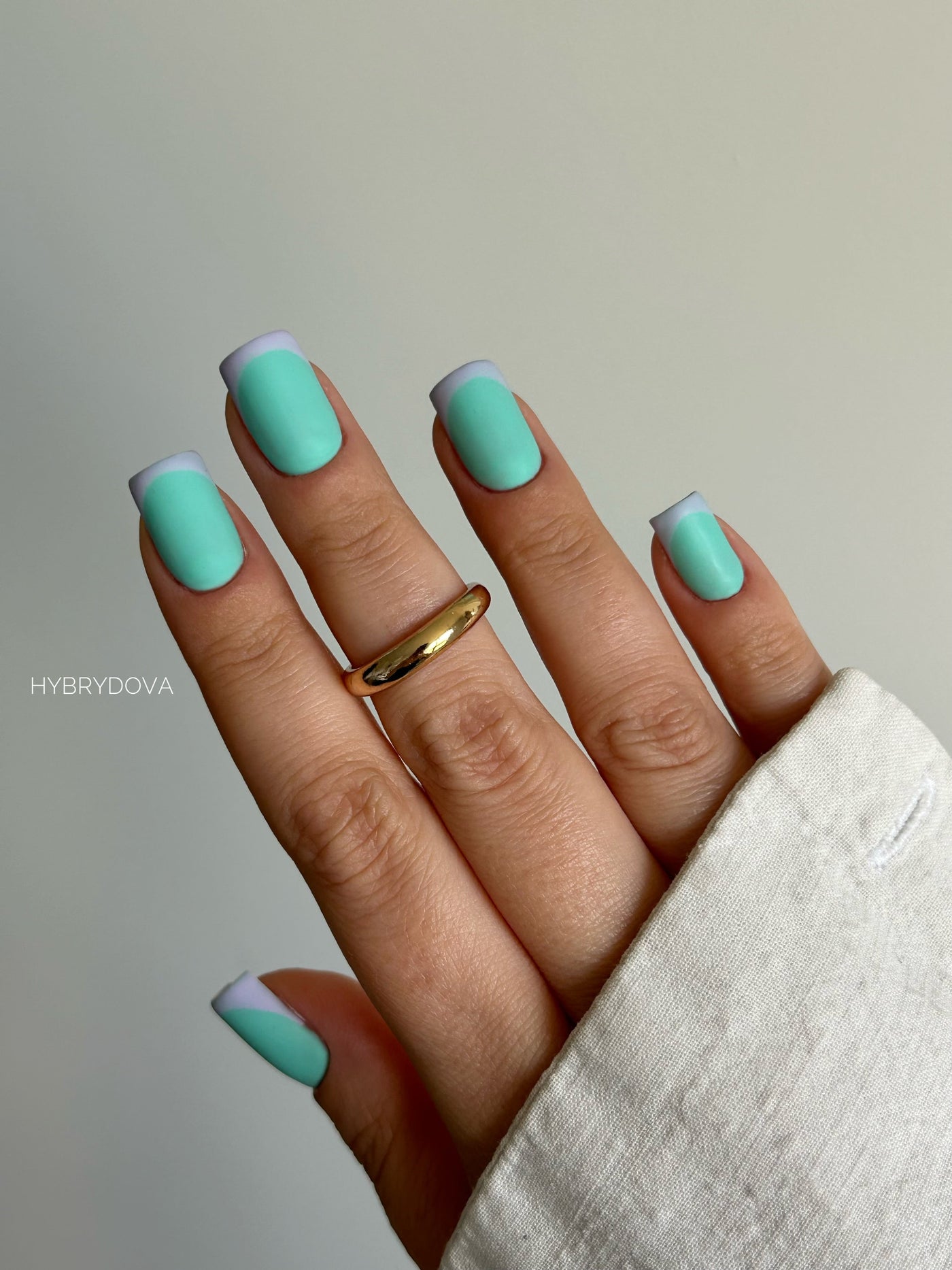 274 Lakier hybrydowy FROZEN MINT 7ml